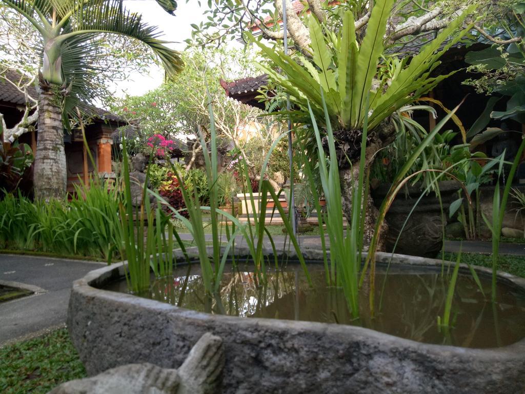 Suryadina Guest House Ubud Exterior foto