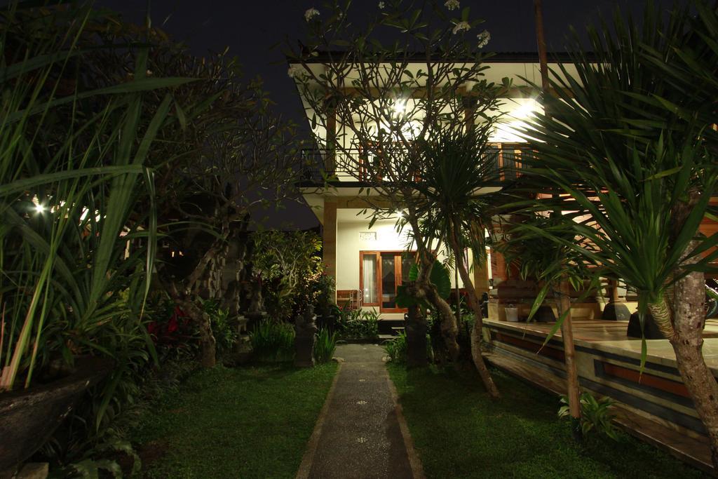 Suryadina Guest House Ubud Exterior foto