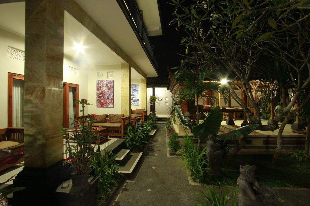 Suryadina Guest House Ubud Exterior foto