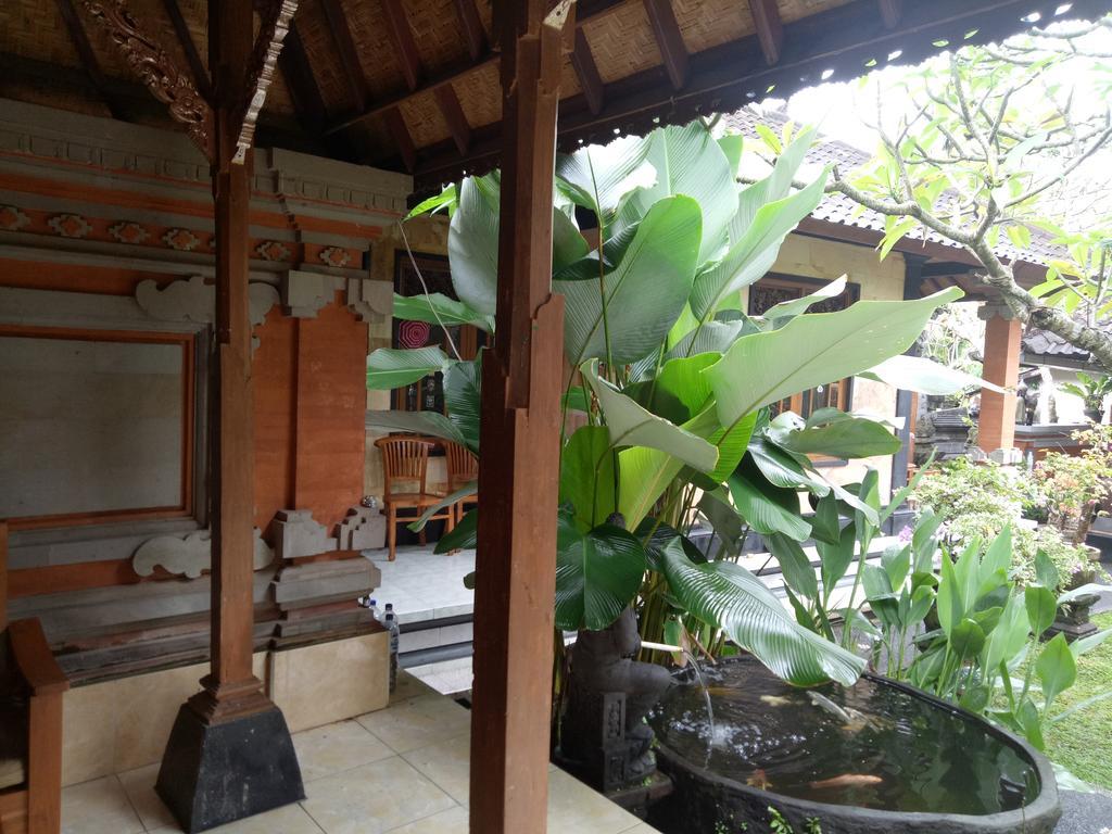 Suryadina Guest House Ubud Exterior foto