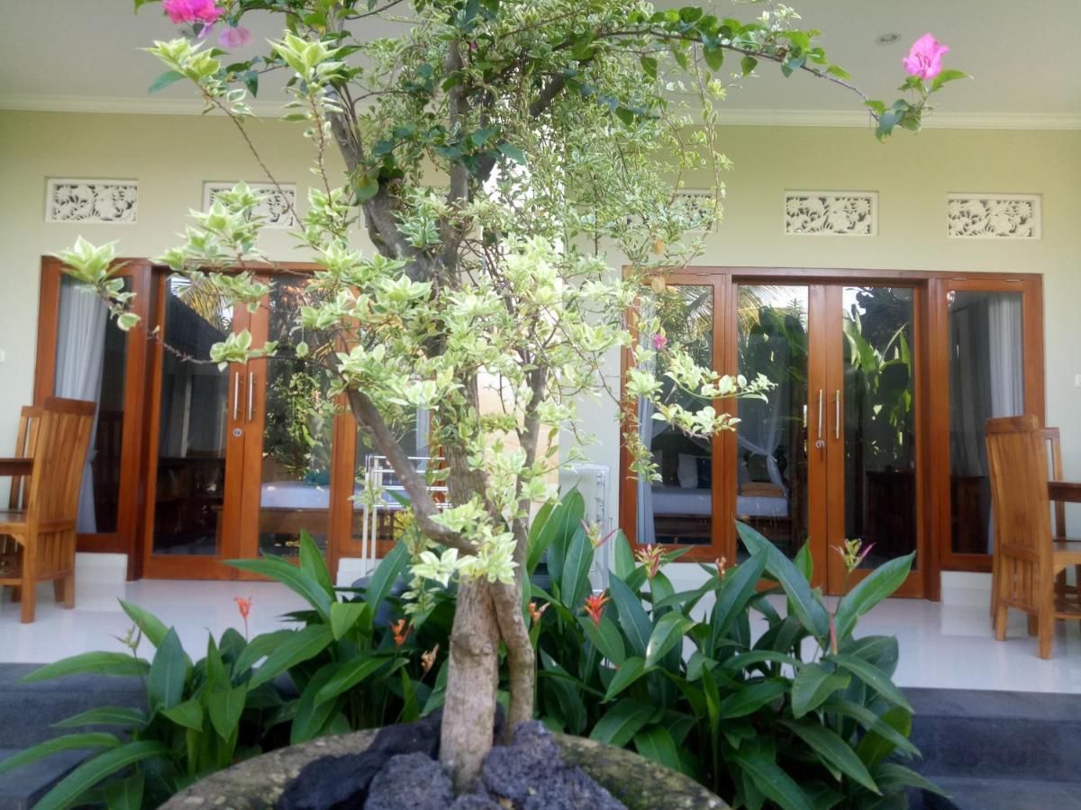 Suryadina Guest House Ubud Exterior foto